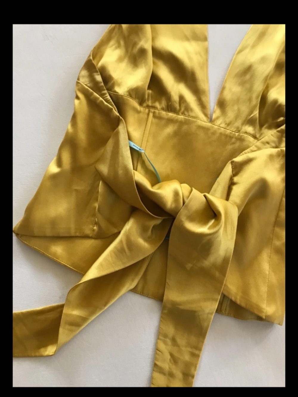 New Marciano guess yellow silk halter v neck tie back sexy top P/S XS /S - Picture 4 of 4